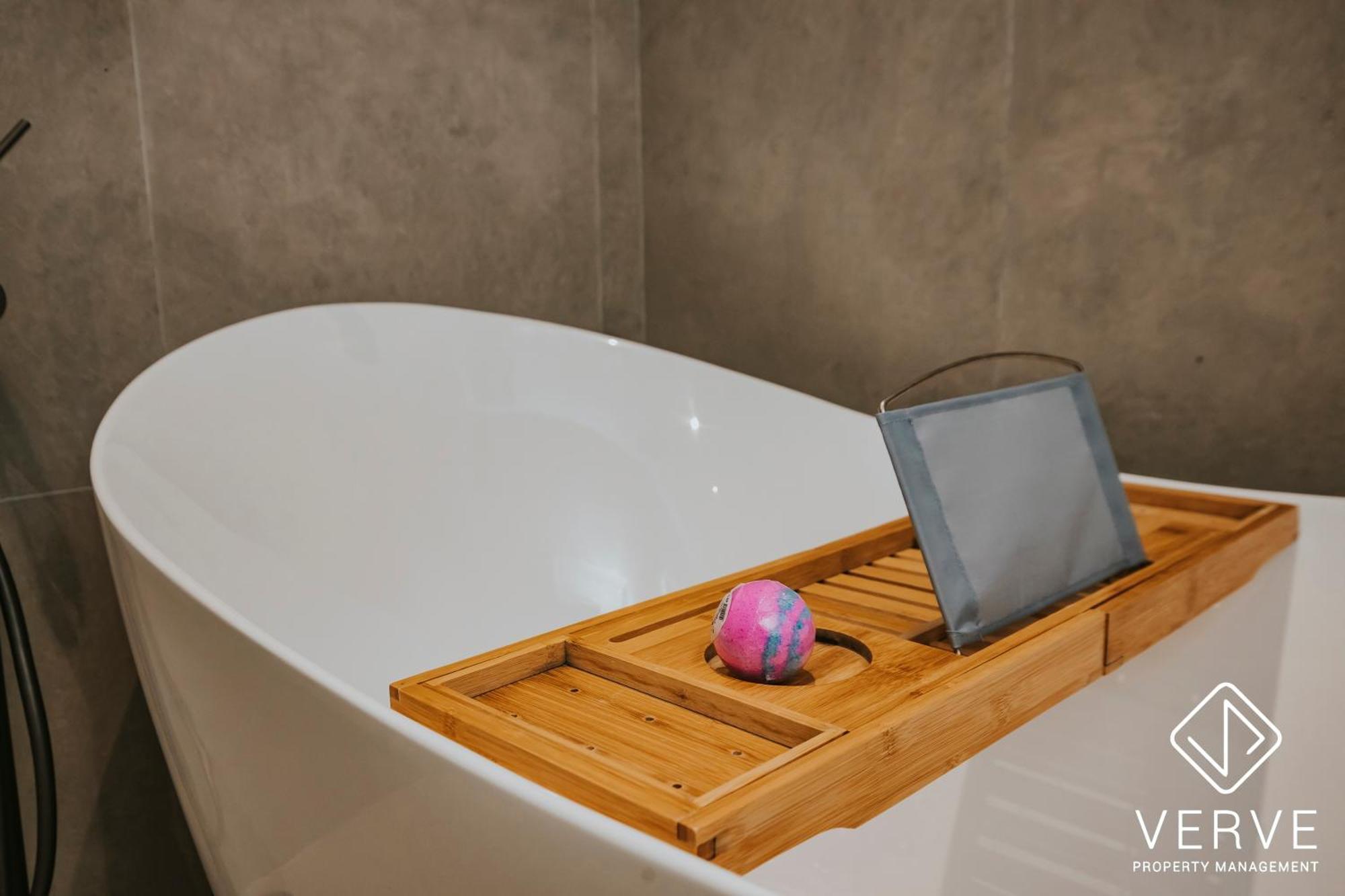 Ipoh Tiga Private Pool Villa 5B3B By Verve מראה חיצוני תמונה